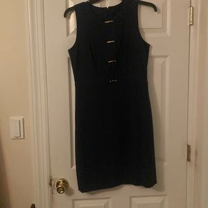 ANN TAYLOR Womens shift dress with gold hardware size 10 knee length Navy blue